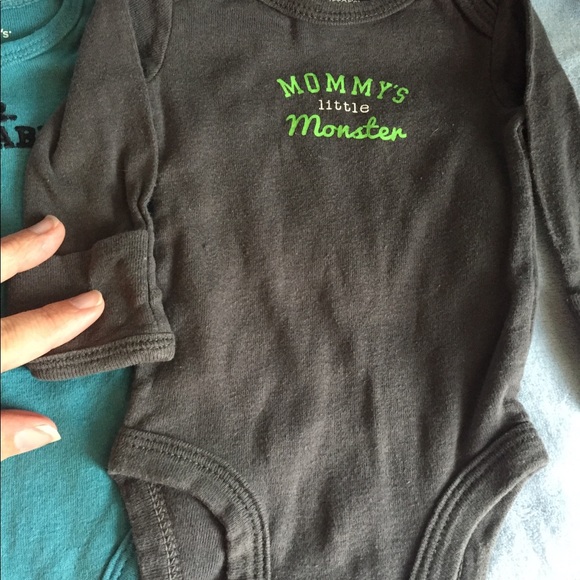 Carters NB Onsie - Picture 6 of 7